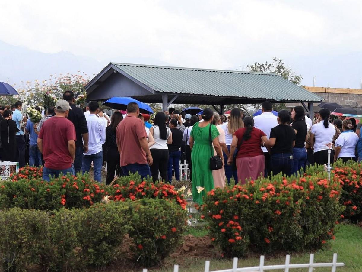 Dan último adiós a Norma Nicoll Ramírez, joven que se lanzó de un bus durante asalto