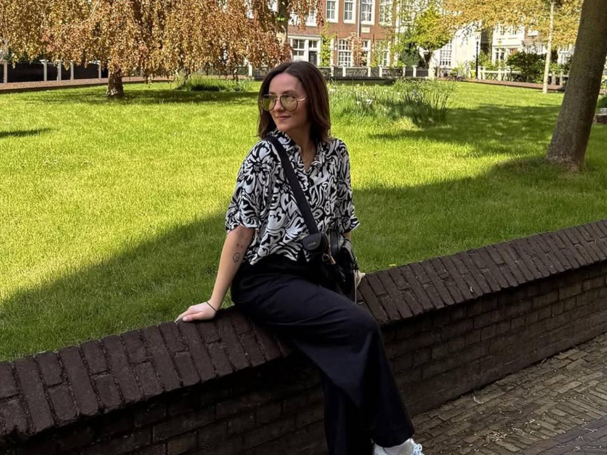 Periodista hondureña es sorprendida en España: Sus seguidores no pueden creer lo que pasó