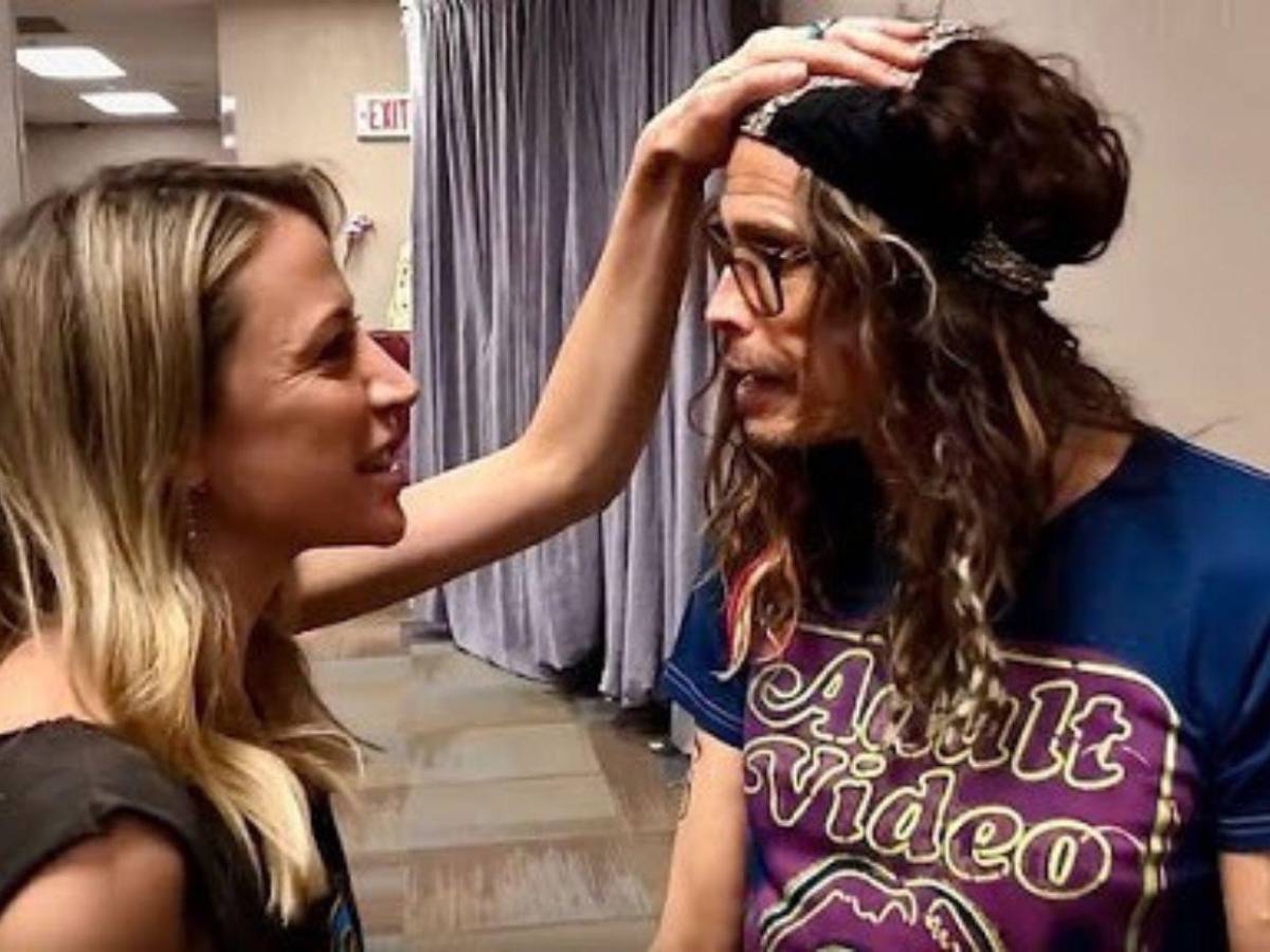 Steven Tyler, cantante de Aerosmith, enfrenta rumores de ruptura con su novia 39 años menor
