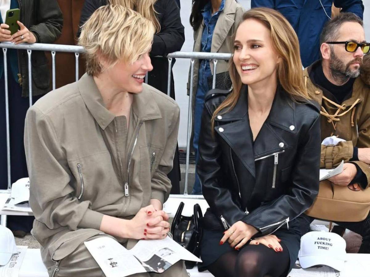 Natalie Portman confirma su embarazo a los 44 años y debuta con su barriga en París