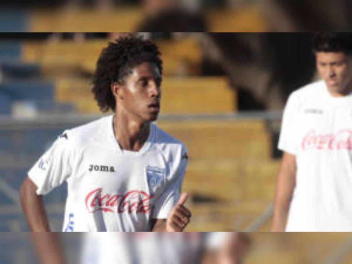 ¿A qué se dedica el hijo de Carlos Pavón tras no triunfar en el fútbol? Habla cinco idiomas