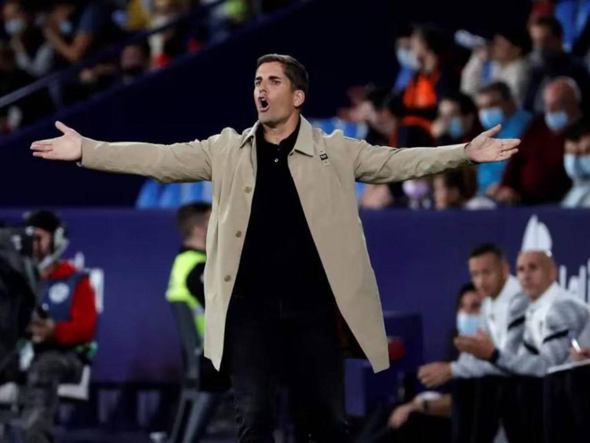 Insólito: equipo ruso despide a su técnico acusándolo de utilizar IA para tomar decisiones