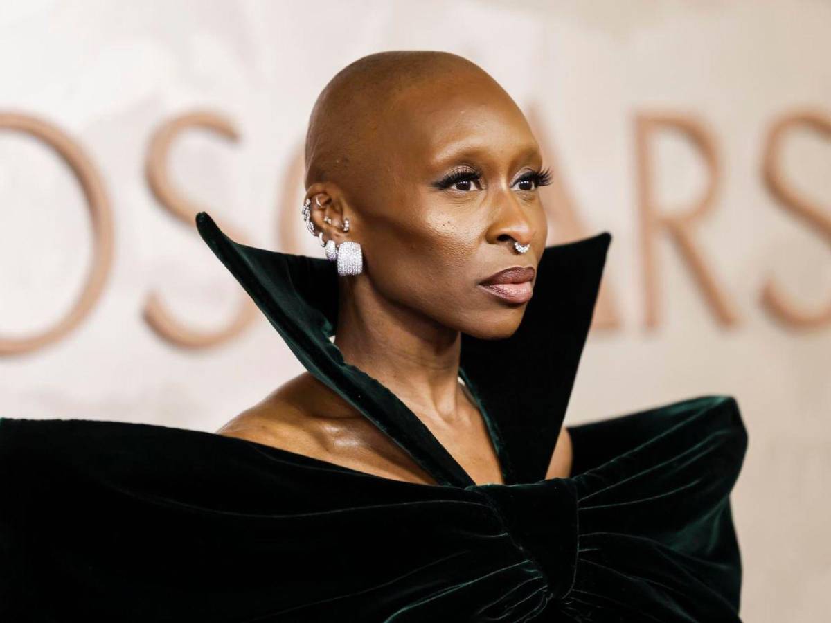 Ariana Grande y Cynthia Erivo impactan con sus looks en los Premios Oscar