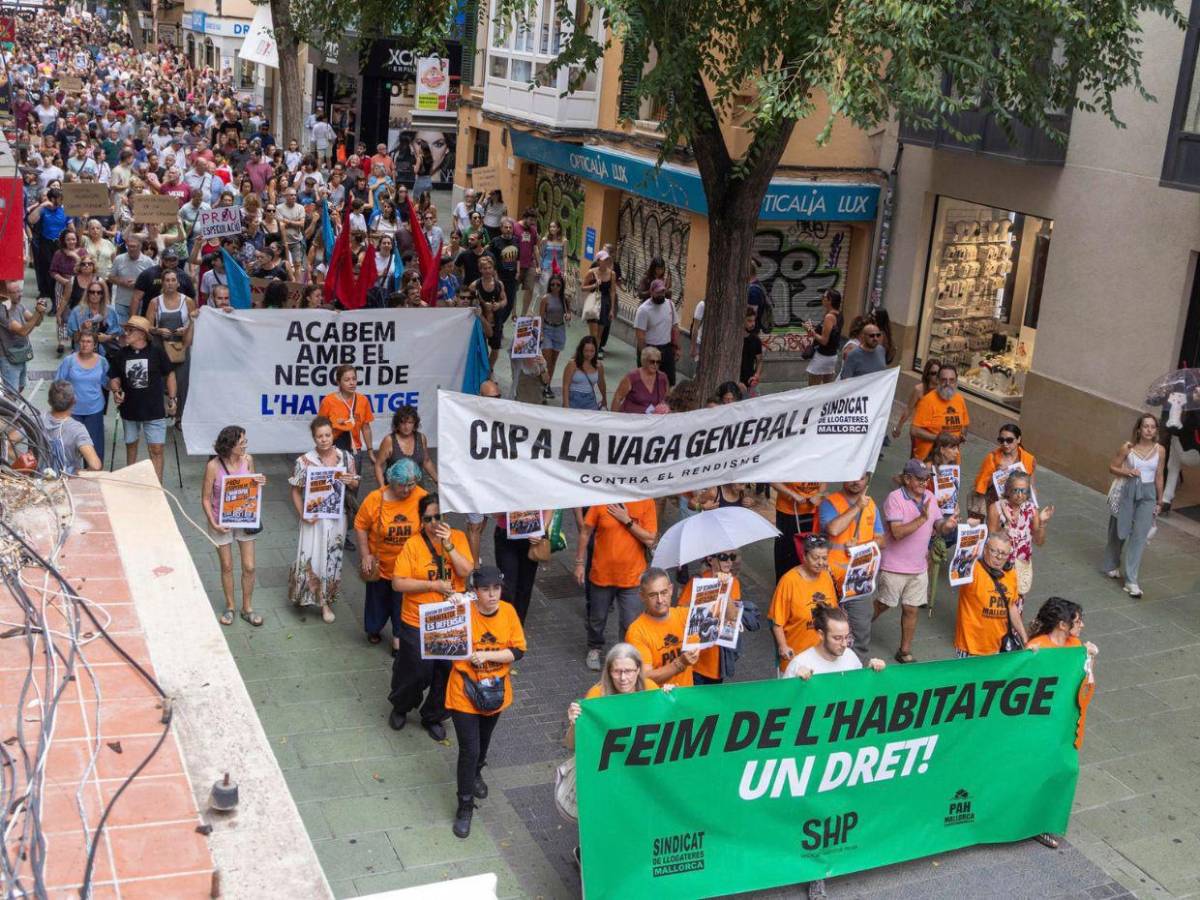 Marchan en España para denunciar la caída de los decretos de vivienda y reclamar rebaja en alquileres
