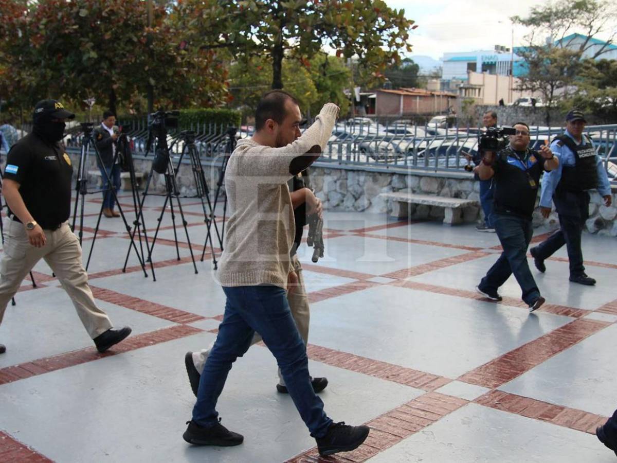 De prisa y otros relajados: acusados por Chequesol comparecen a audiencia inicial