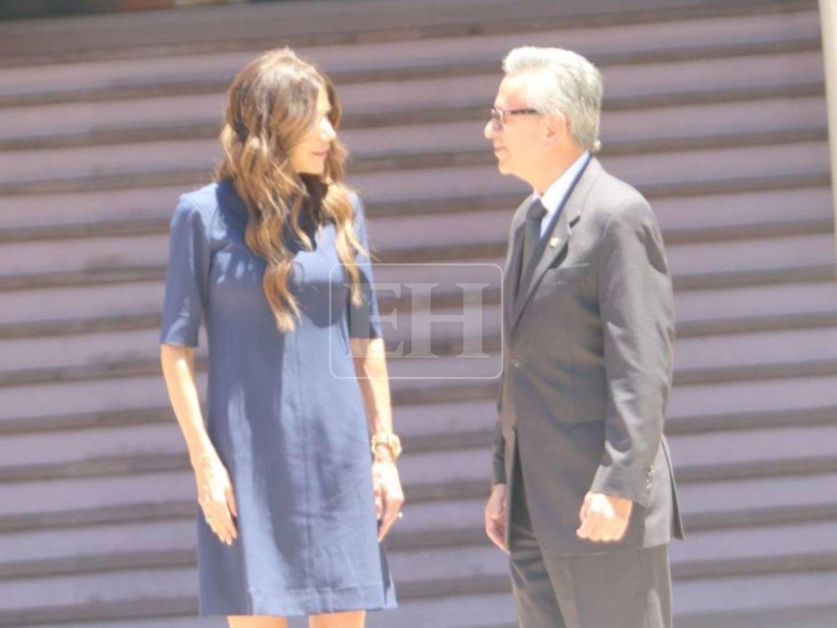 En fotos: así fue la llegada de Kristi Noem a Casa Presidencial
