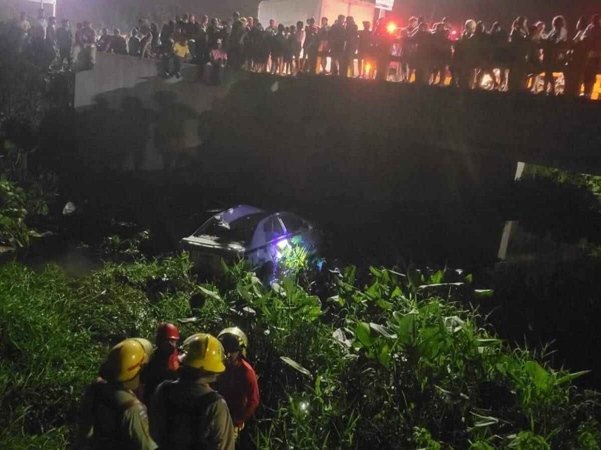 Taxista muere ahogado en La Ceiba, tras caer con su vehículo a una quebrada