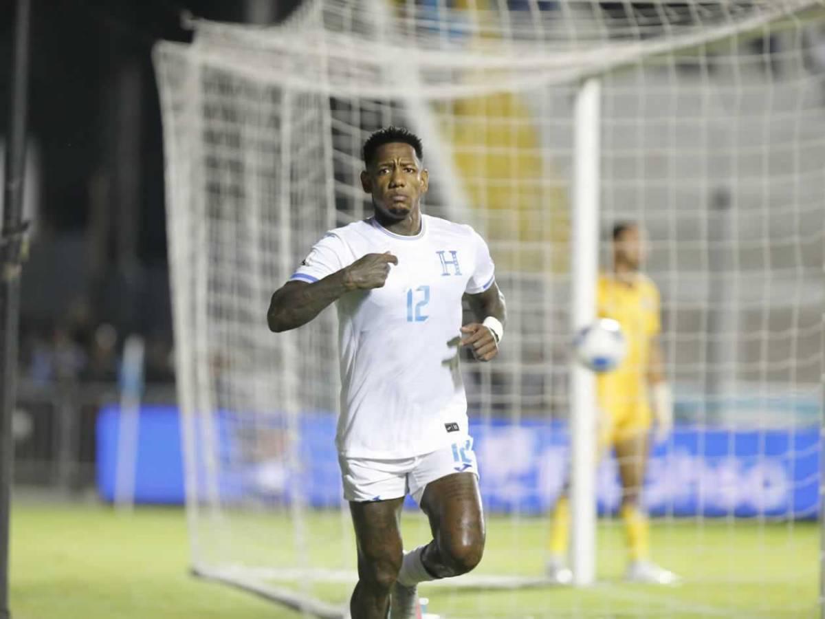 Lo que hizo la pareja del año, lindas chicas y bronca: Postales del triunfo de Honduras vs Nicaragua