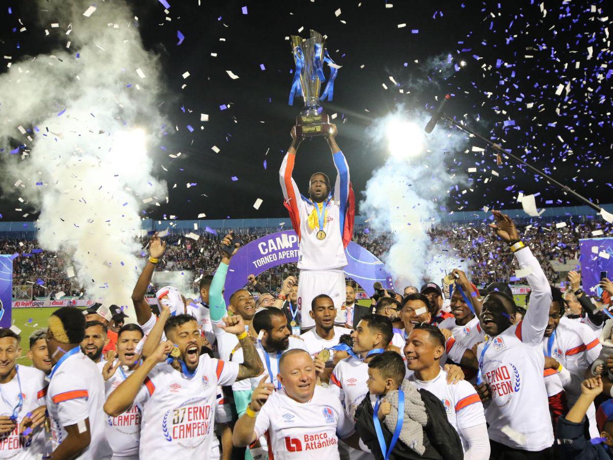 ¡De récord! Olimpia se corona tricampeón invicto fulminando a Motagua