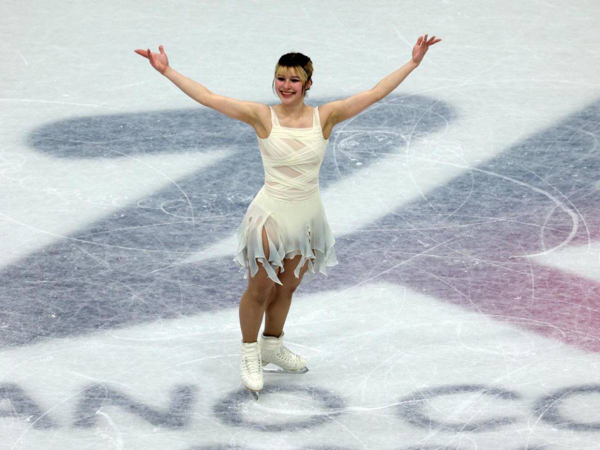 ¿Quién es Alysa Liu, la patinadora que hizo historia en los Juegos Olímpicos para Estados Unidos?