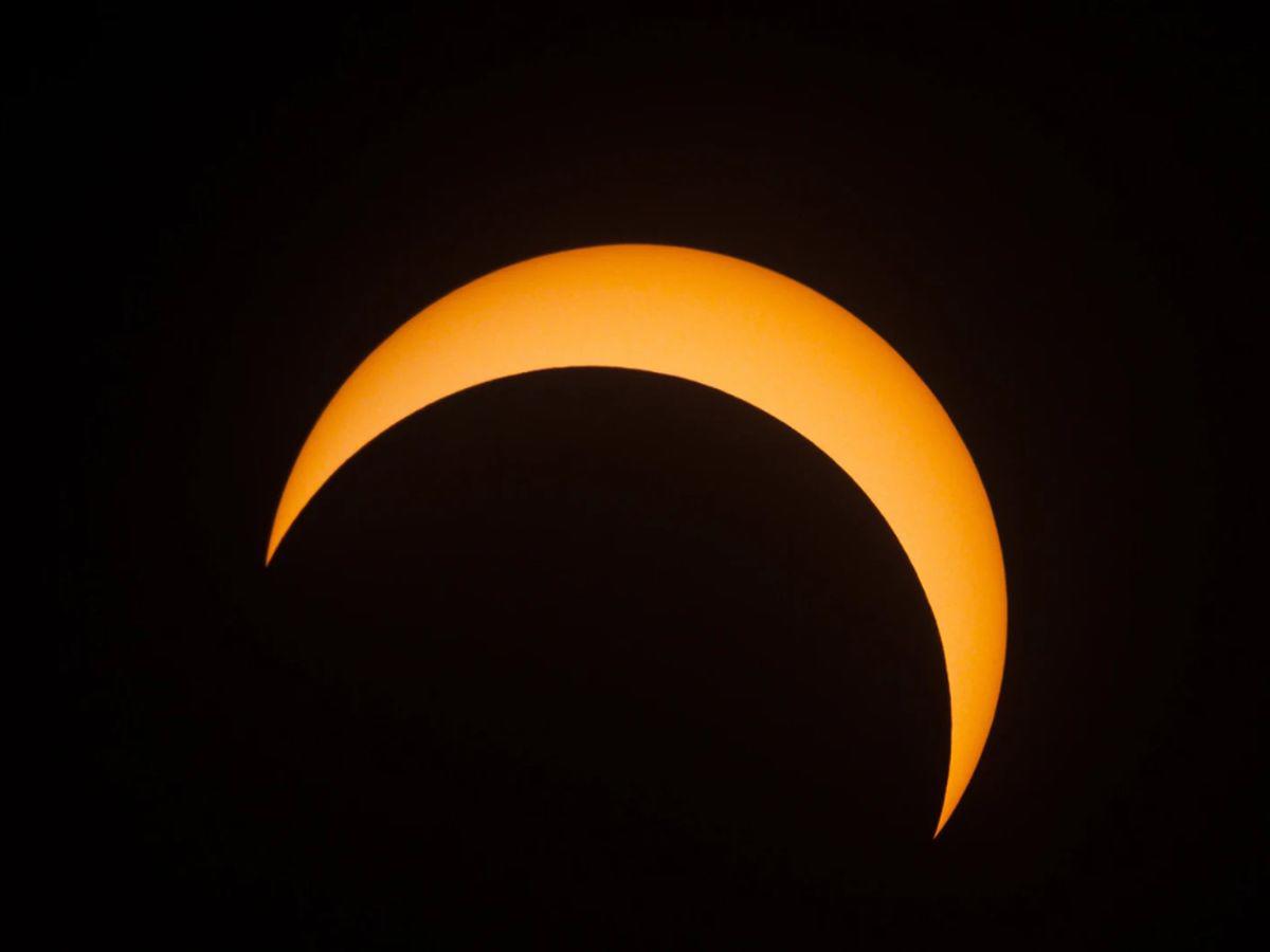 Vemos en la imagen cómo luce un eclipse parcial.