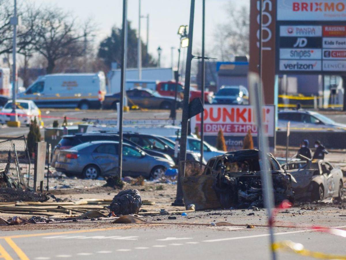 Las impactantes imágenes de la zona dónde cayó avión en Filadelfia; suma 7 muertos