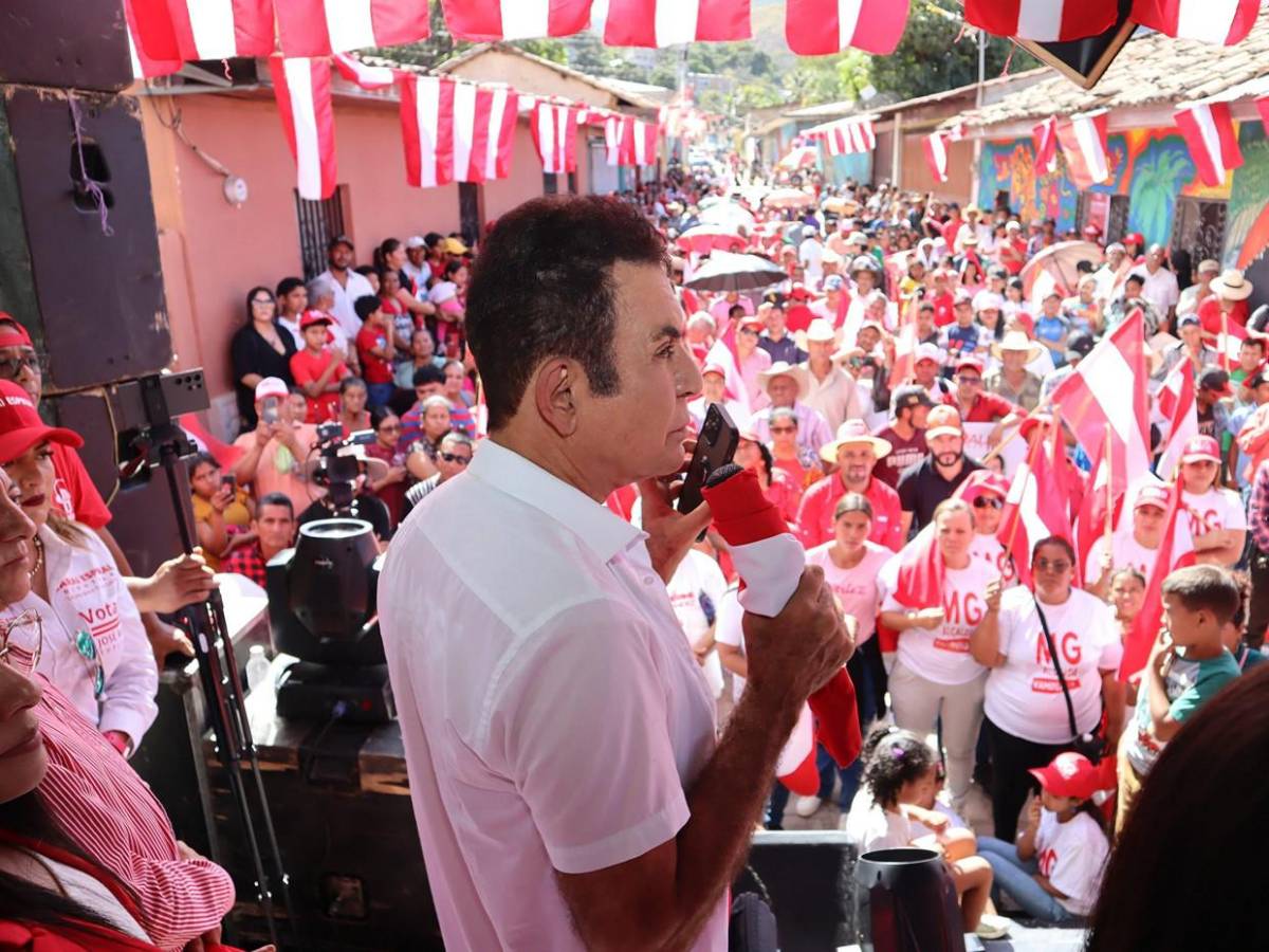 Unificar al PL y sacar al “familión” promete Salvador Nasralla en cierre de campaña