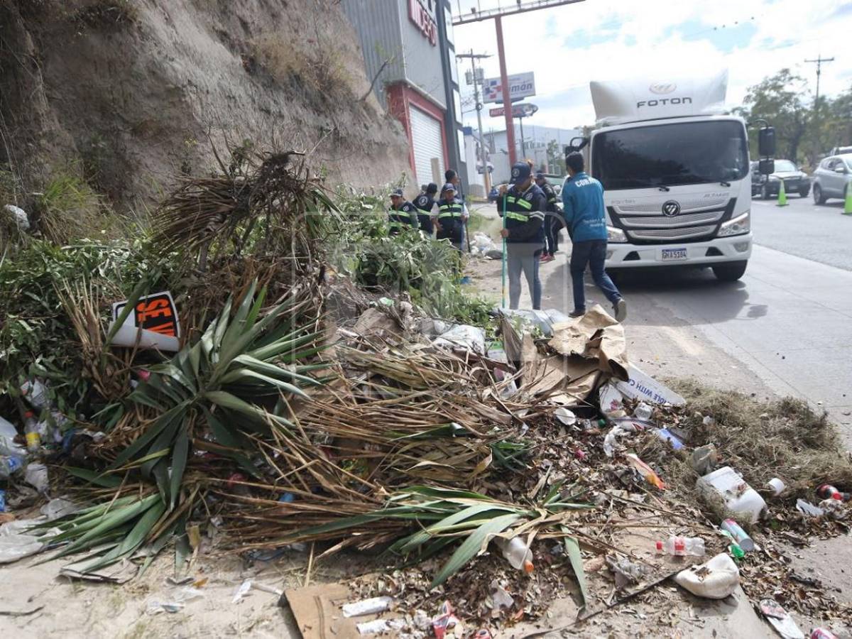 Más de 215 toneladas de basura retiran en operativos de limpieza en la capital