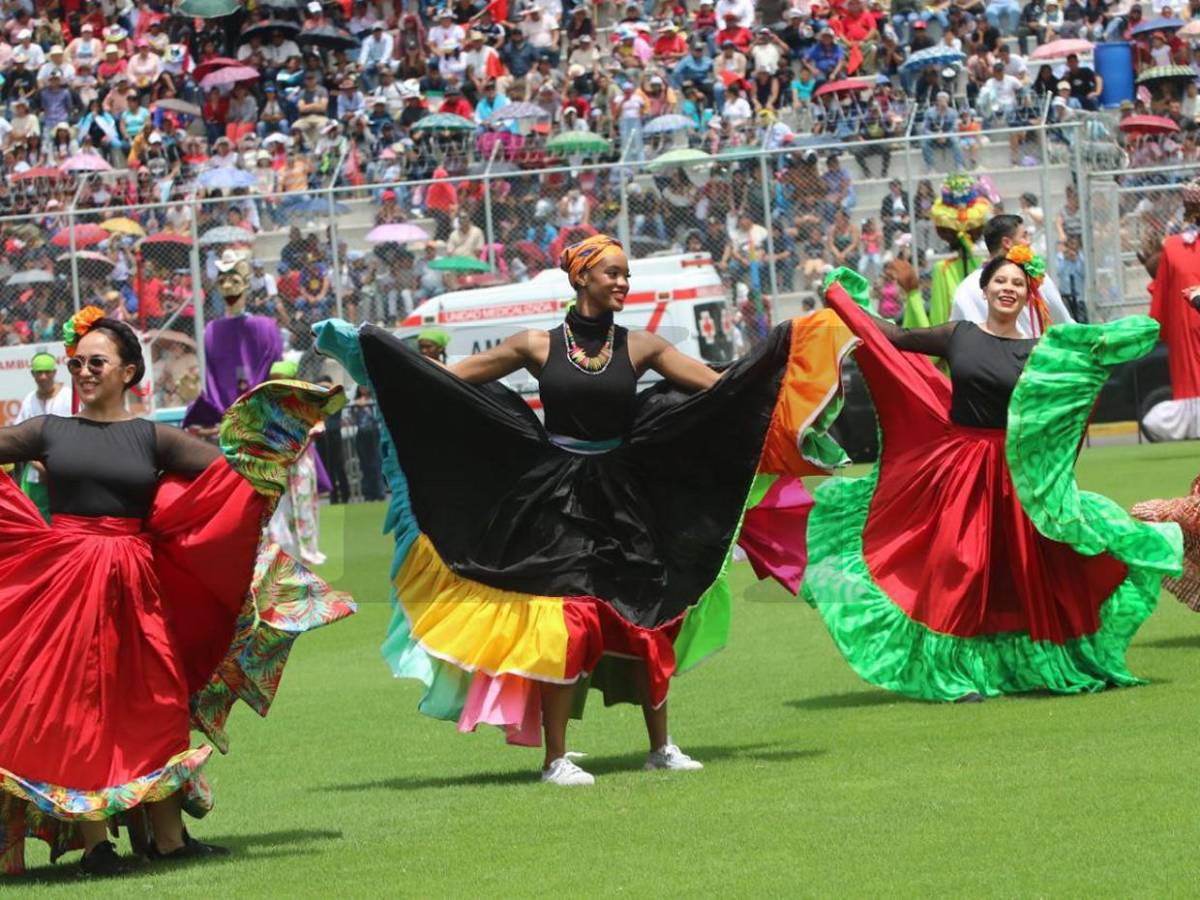 Danzas garífunas y lencas: así estuvo el show cultural de los desfiles patrios 2025