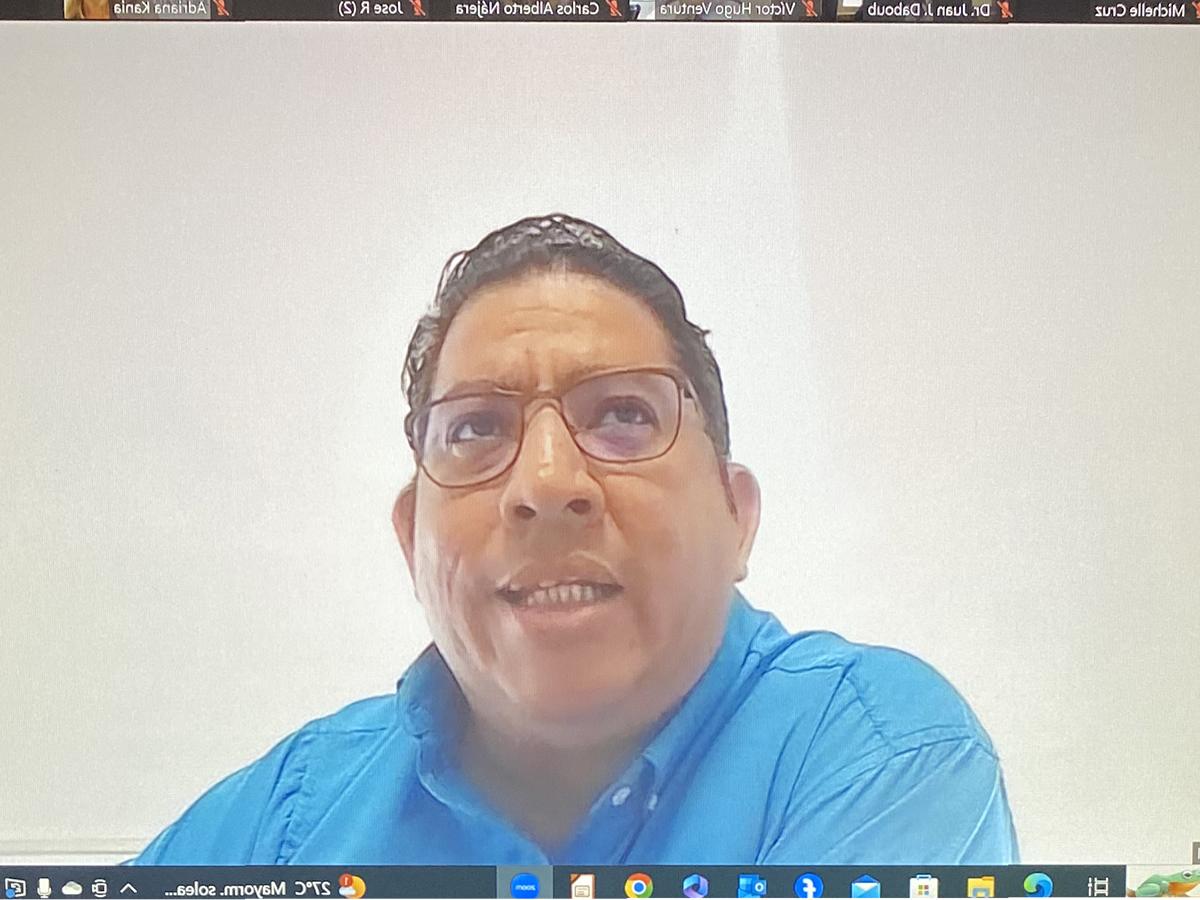 <i>Erick Tejada, Ministro de Energía de Honduras, presente en el evento “Energía: Clave para el Nearshoring”, compartiendo perspectivas sobre el futuro energético del país. </i>