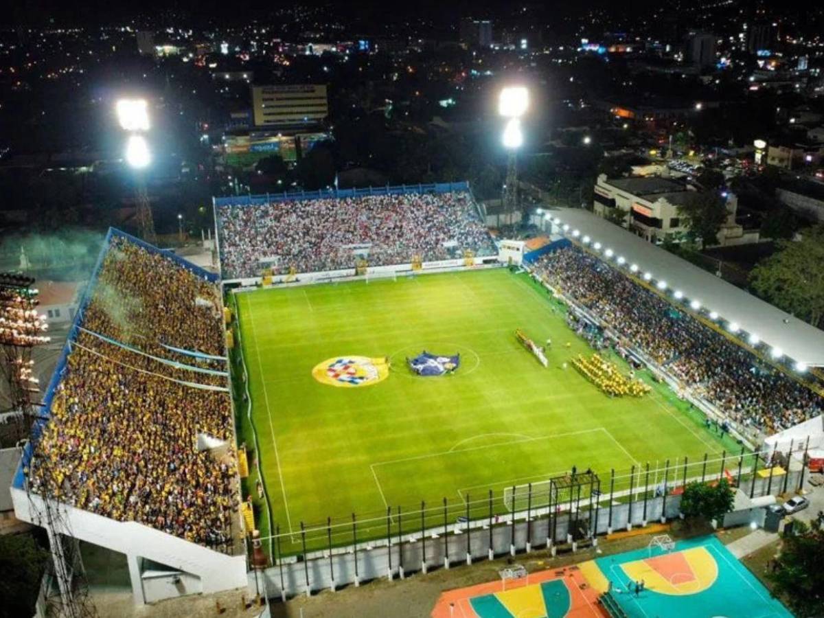 Lamentable: revelan fotos de cómo quedó la grama del Estadio Morazán tras concierto