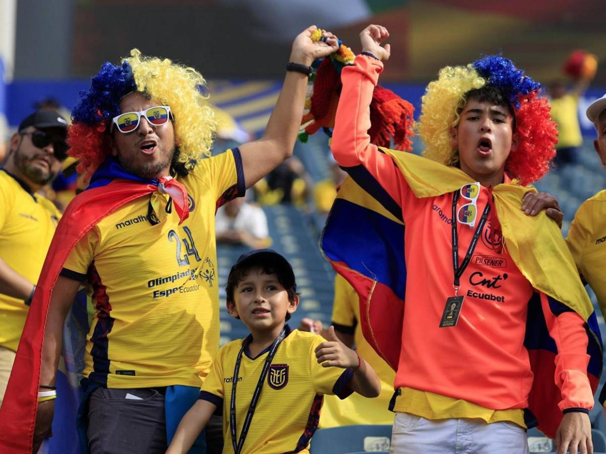 El amarillo se desborda en el Lincoln Financial Field por Costa de Marfil vs Ecuador