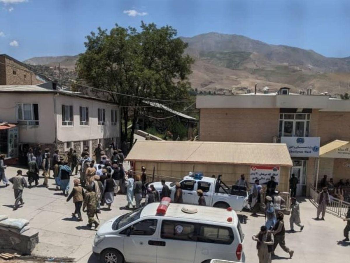 Once muertos en Afganistán en atentado durante funeral de un gobernador