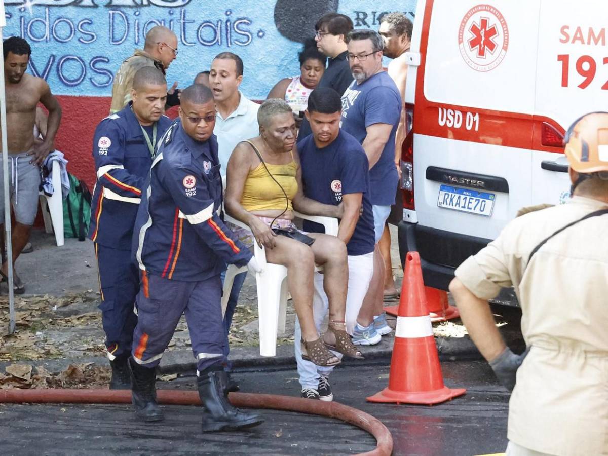 “Pedían auxilio desde ventanas”: incendio en fábrica de disfraces en Río de Janeiro