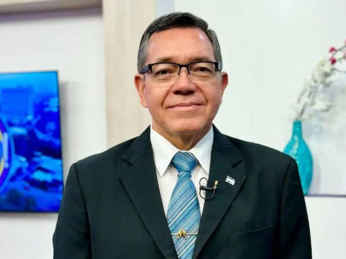 Políticos y exfuncionarios con pasaporte diplomático en Honduras
