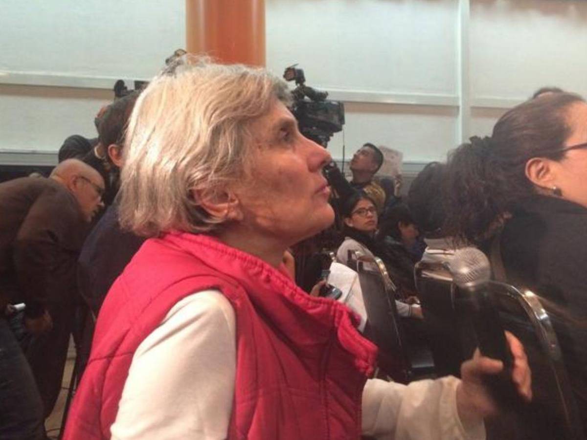 Periodista mexicana denuncia trato degradante en aeropuerto Palmerola: Ordenaron que me quitara el pantalón