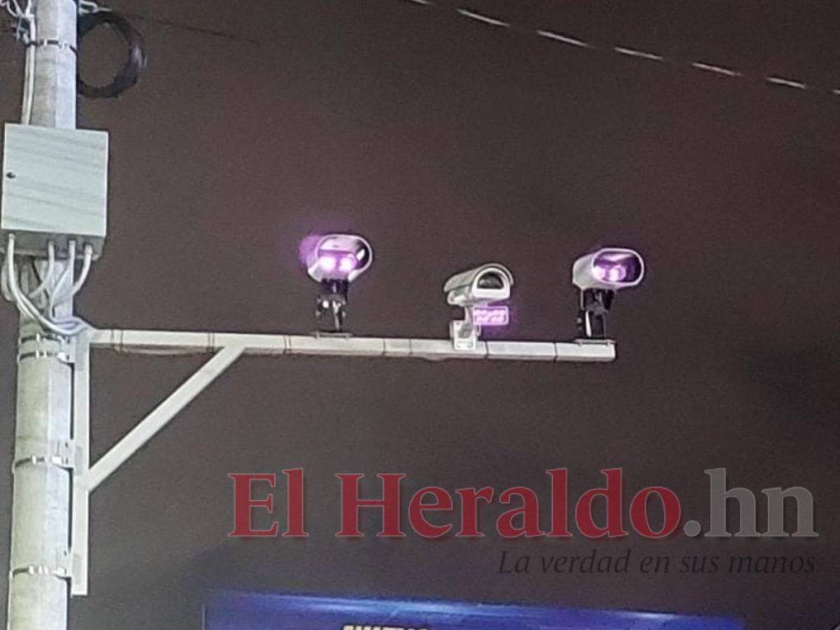 Unas 31 cámaras contabilizó EL HERALDO Plus en el recorrido.