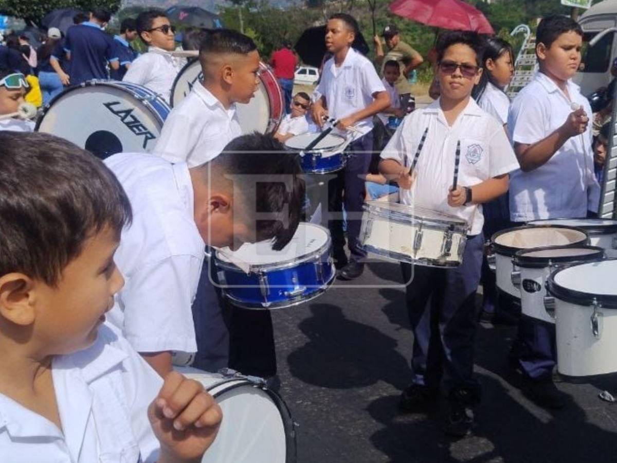 Color, música y acrobacias marcan los desfiles patrios de prebásica en Tegucigalpa