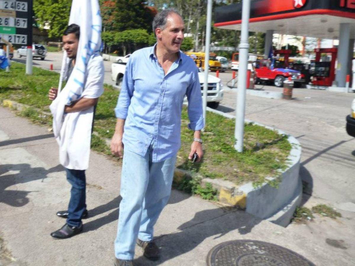 El cambio físico de Nasry Asfura, el presidente electo de Honduras, a través de los años