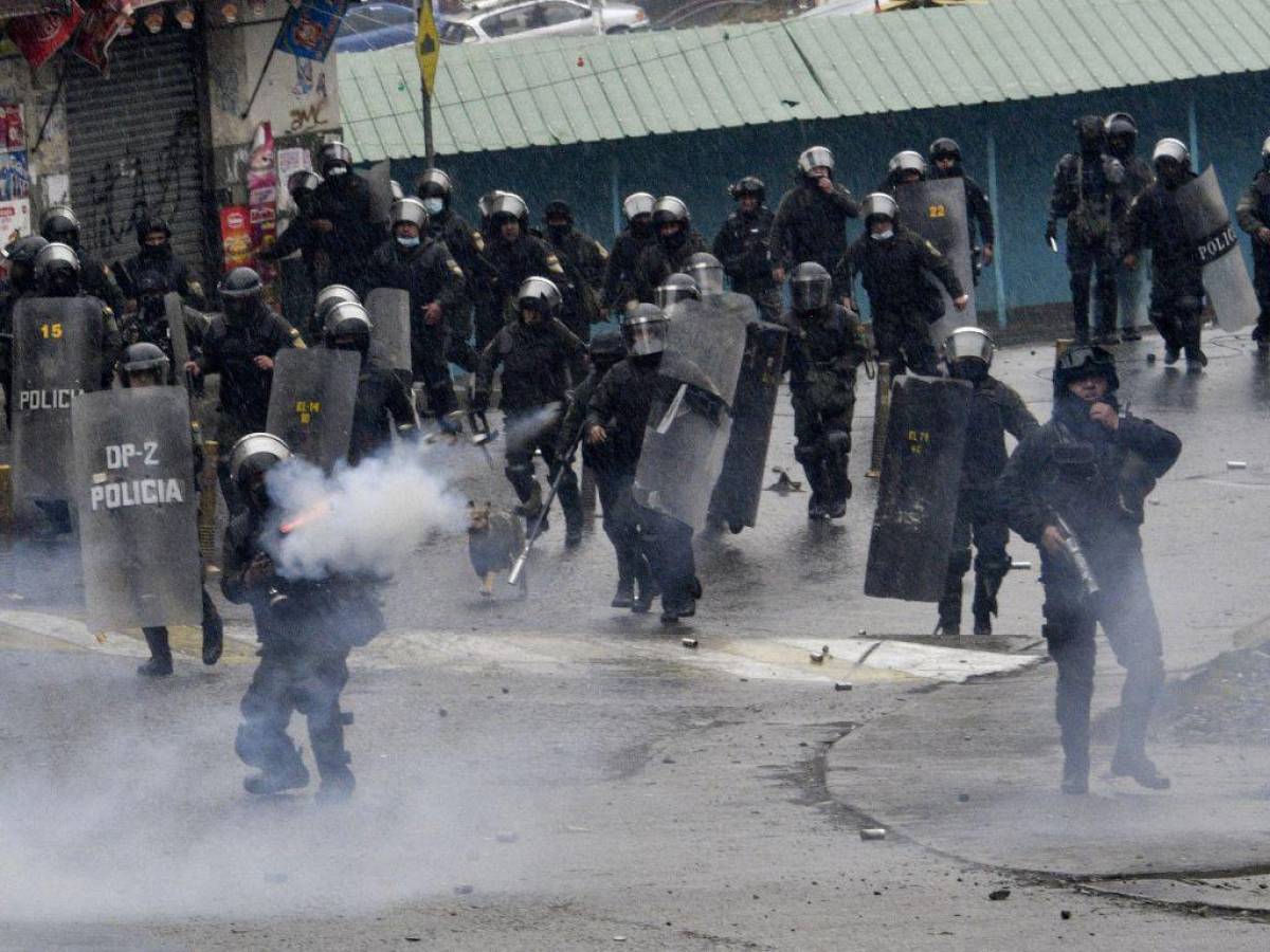 Cinco heridos en choques entre cocaleros y policías en Bolivia