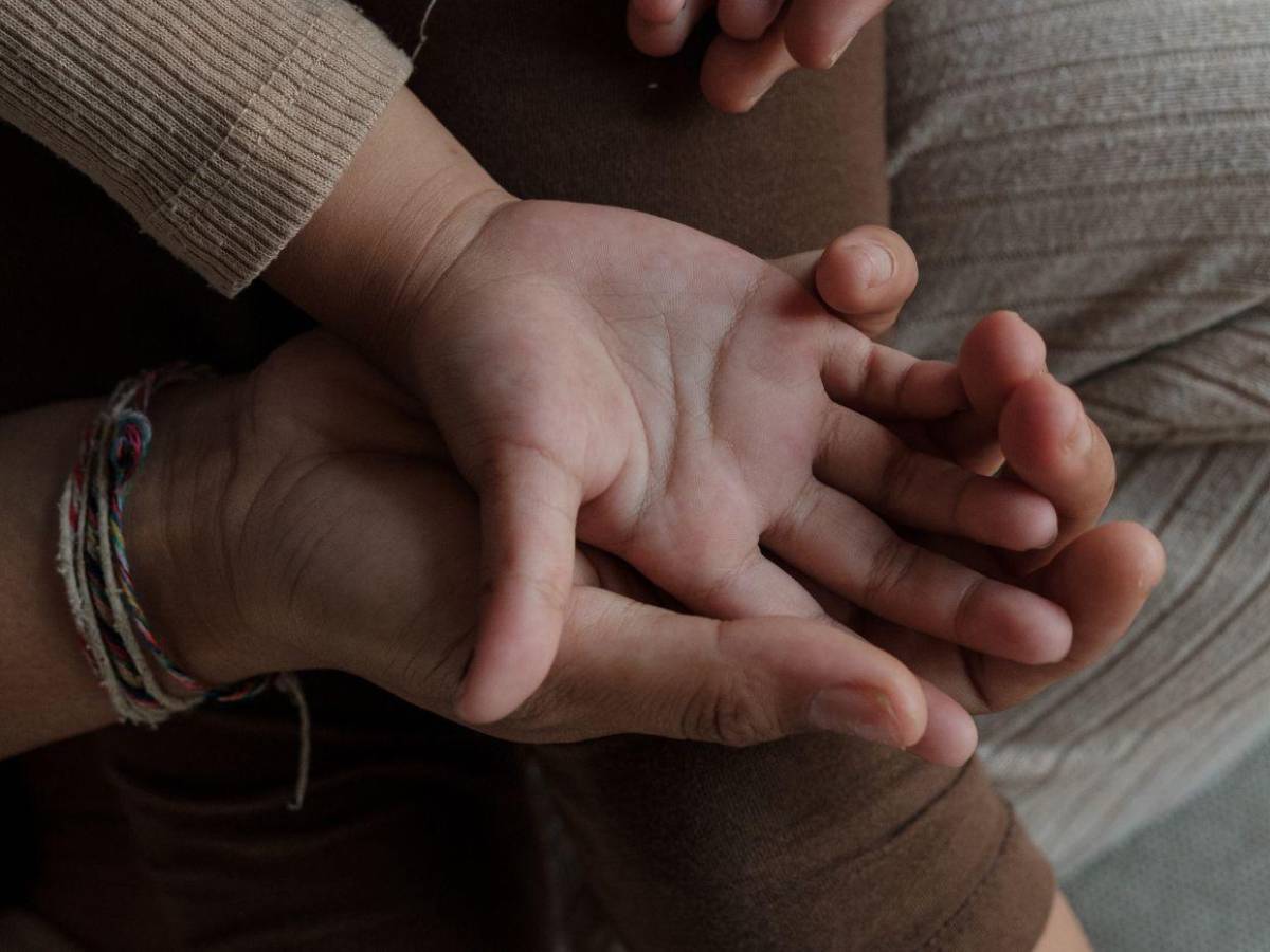 Sin hablar y con la mirada perdida permanece la odontóloga que mató a su hija en San Pedro Sula