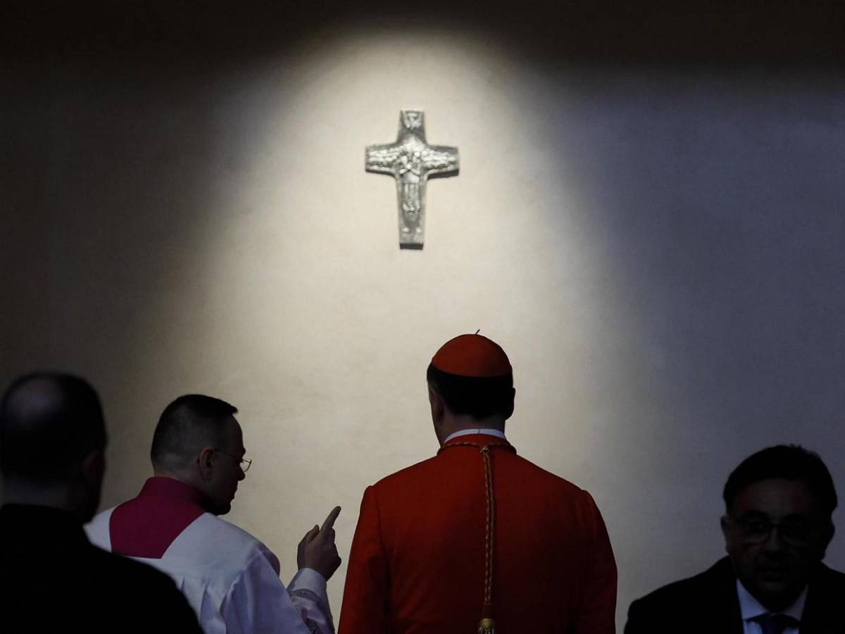 Entre oraciones y memoria viva, Santa María la Mayor honra a Francisco a un año de su partida