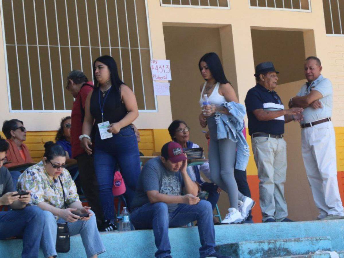 ¡Sin maletas electorales! Retraso en entrega de material mantiene en vilo a la población