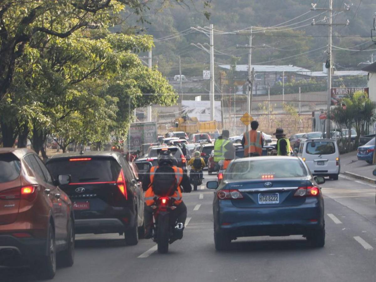 Largas filas en el Distrito Central: el dolor de cabeza de todas las mañanas