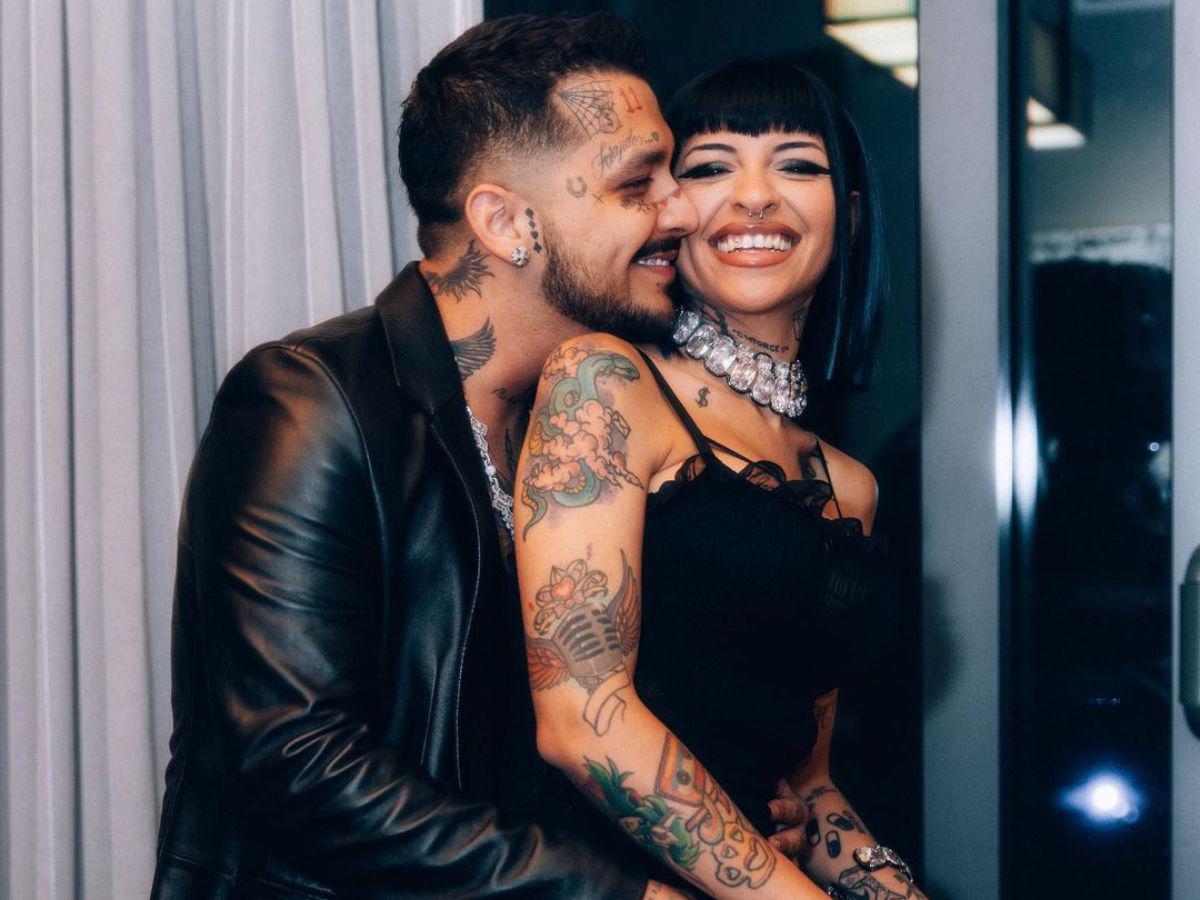 La pareja suele compartir algunas fotografías de ellos en redes sociales, pero han preferido mantener su relación alejada de los medios.