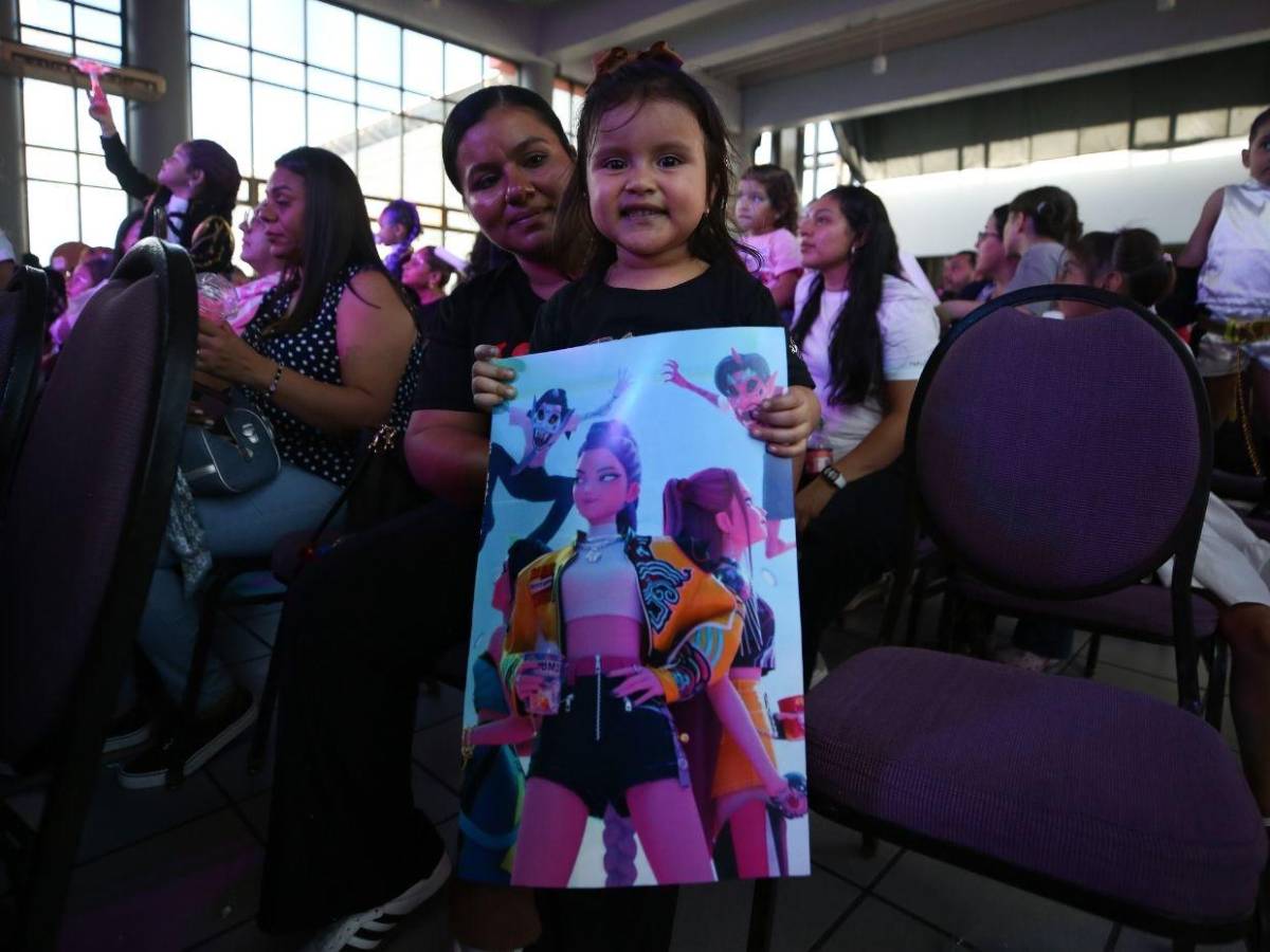 Entre trenzas moradas y moñitos: Así fue el show de las Guerreras K-Pop en Tegucigalpa