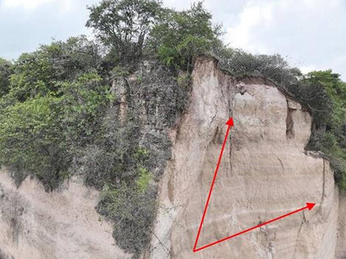 Informe revela cómo año a año el cerro sufrió cambios antes de derrumbarse en anillo periférico