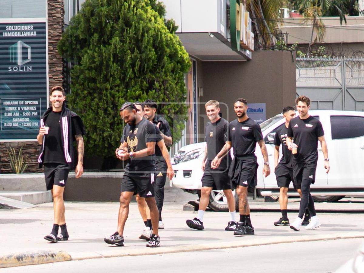 Son Heung-Min y Hugo Lloris caminan por calles de SPS, compran en café y esto gastaron