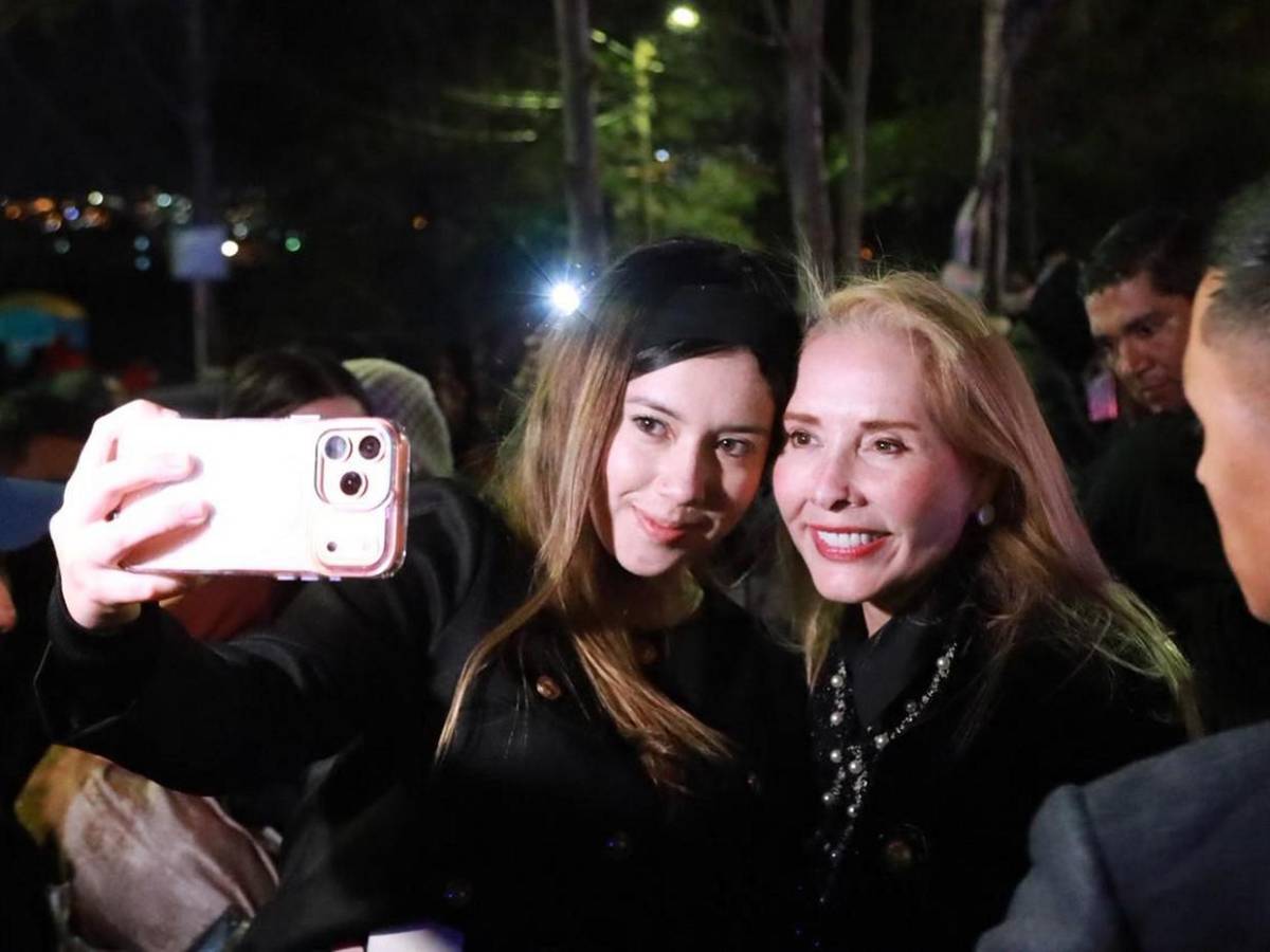 El presidente Nasry Asfura participa en la tradicional alborada a la Virgen de Suyapa