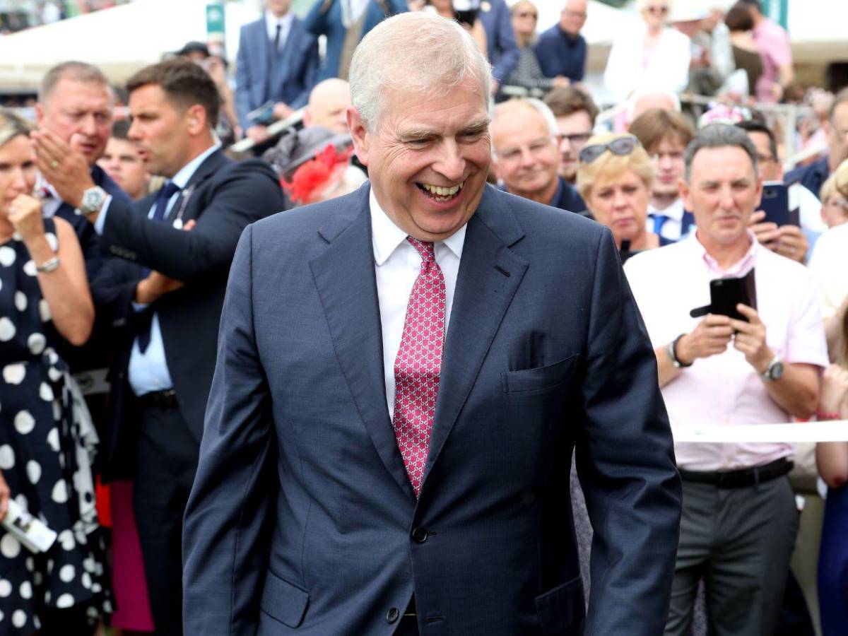 Abuso sexual y un espía chino: Así fue la caída en desgracia del príncipe Andrés