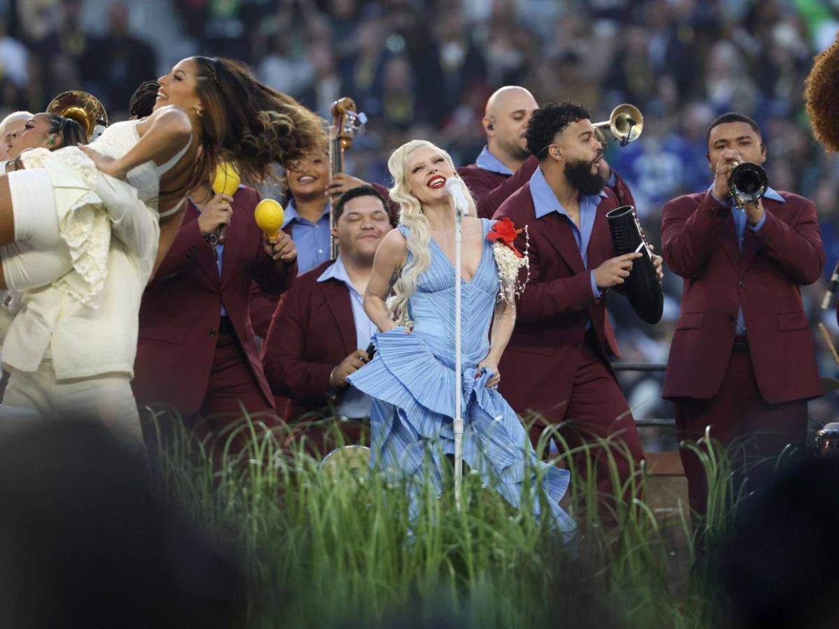 Lady Gaga y Ricky Martin aparecen por sorpresa en el medio tiempo de Bad Bunny