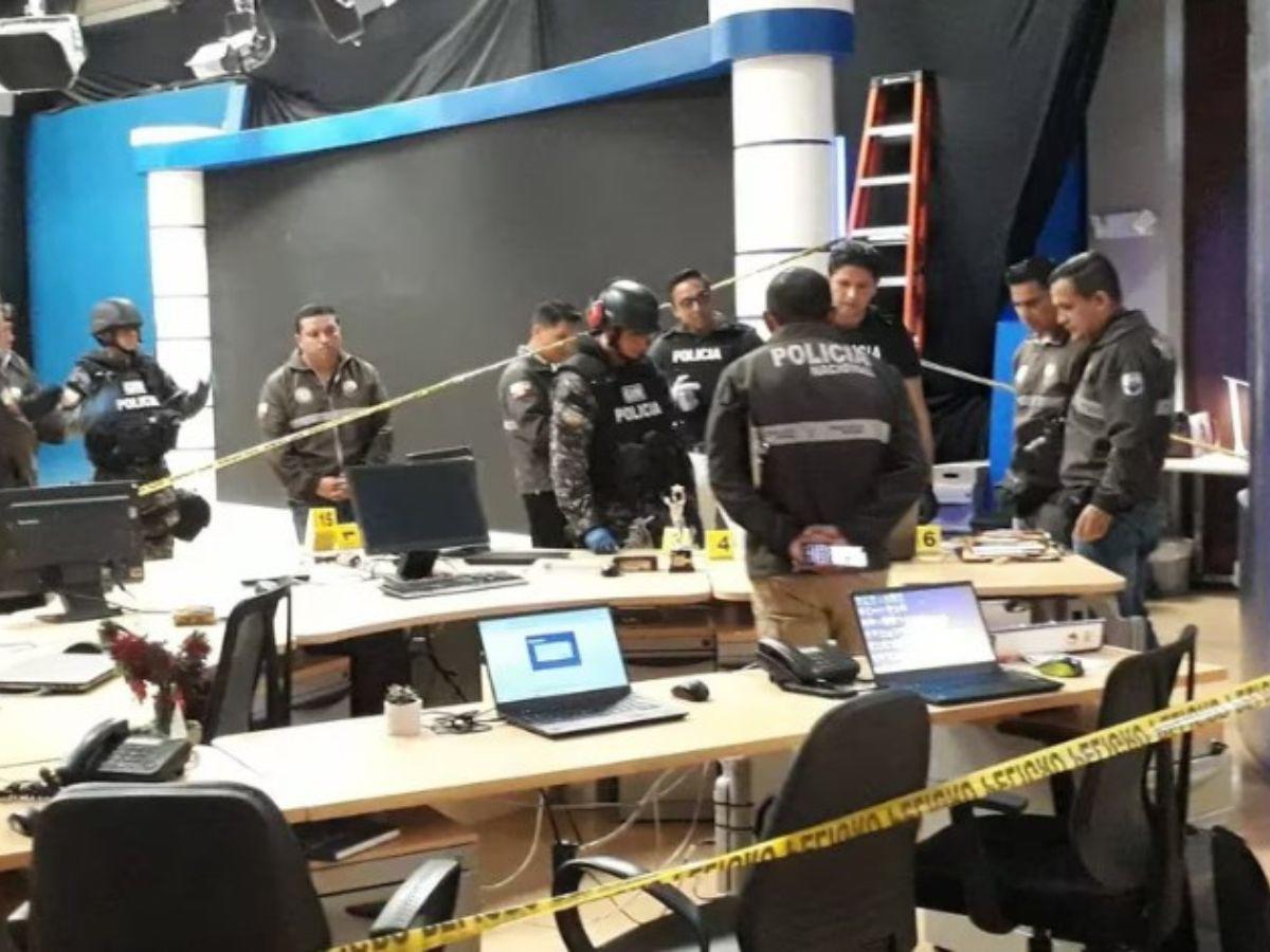 Atentan con explosivo contra periodista de televisión en Ecuador