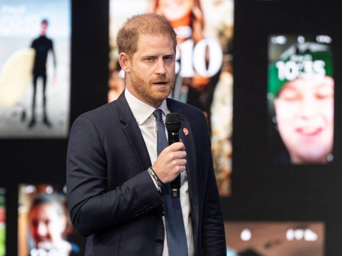 Uno sale con actrices, no se casa con ellas: la advertencia del príncipe Felipe a Harry antes de su boda