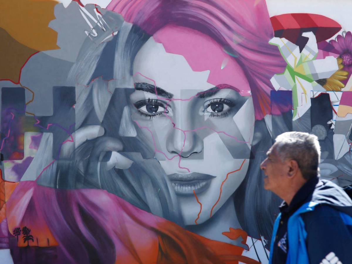 Shakira reúne a Centroamérica en San Salvador: hondureños entre los miles de asistentes