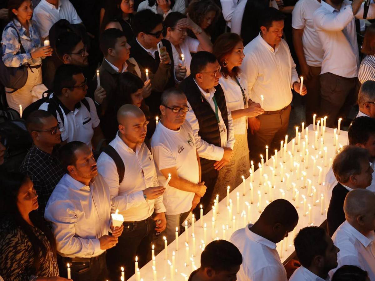 Petro no asiste a funeral de Uribe Turbay y lo llama ‘Mario’ durante minuto de silencio