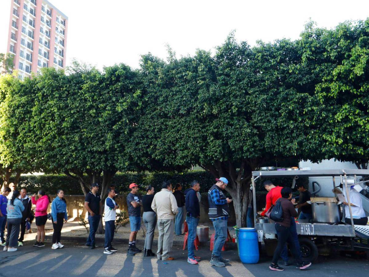 Tensa calma se vive en México, el día después de la muerte de El Mencho