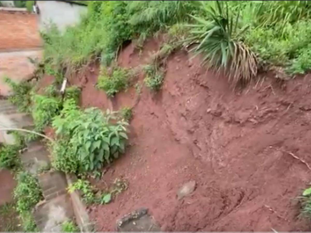 Lluvias dejan deslizamientos e inundaciones en varias colonias de Tegucigalpa