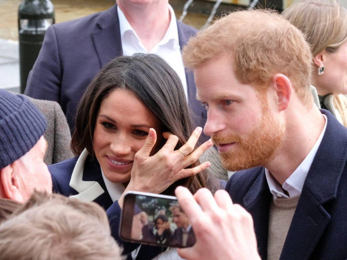 Uno sale con actrices, no se casa con ellas: la advertencia del príncipe Felipe a Harry antes de su boda