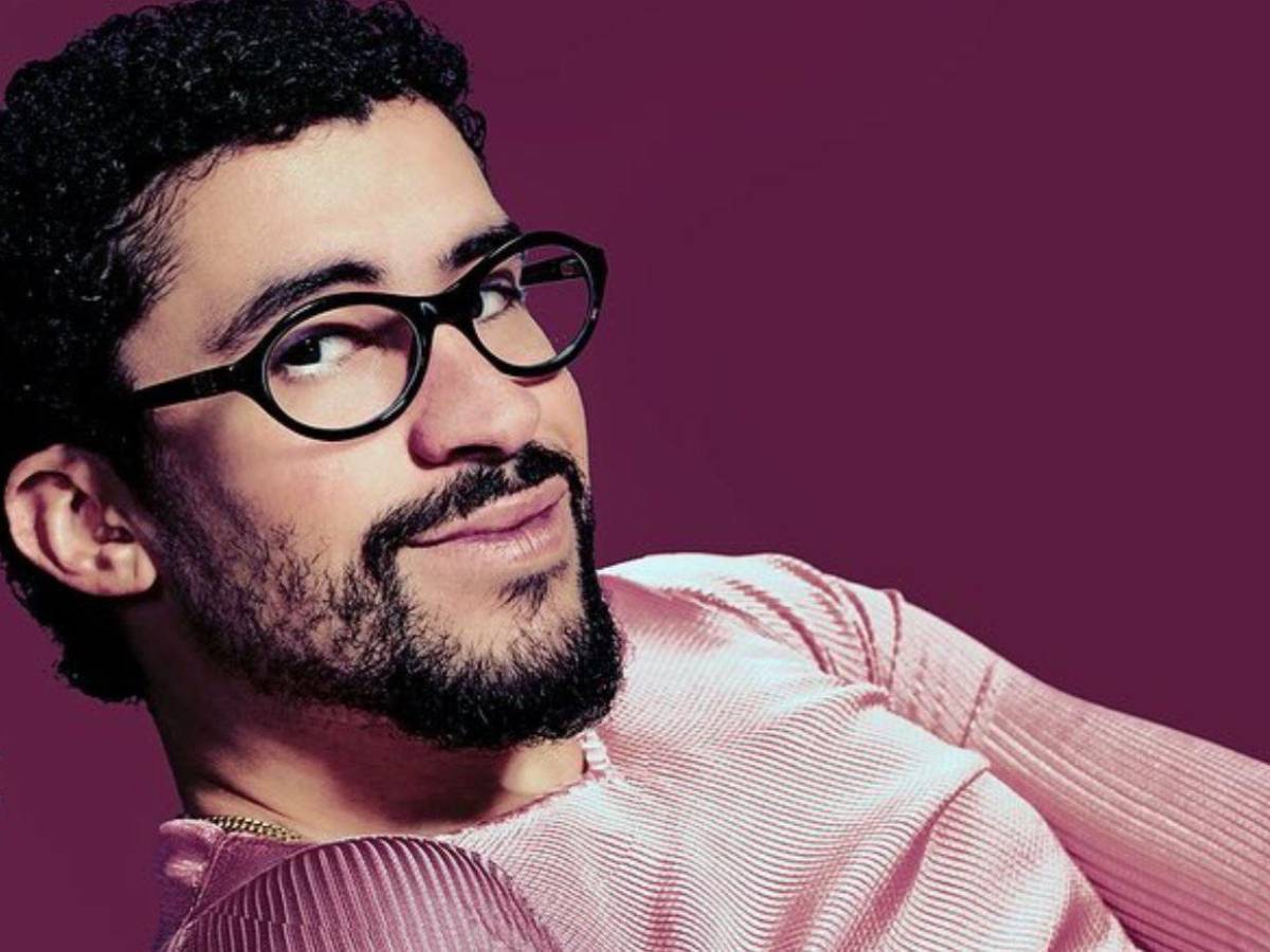 Bad Bunny amonestado por tocar una pieza arqueológica en el Museo Nacional de Antropología de México