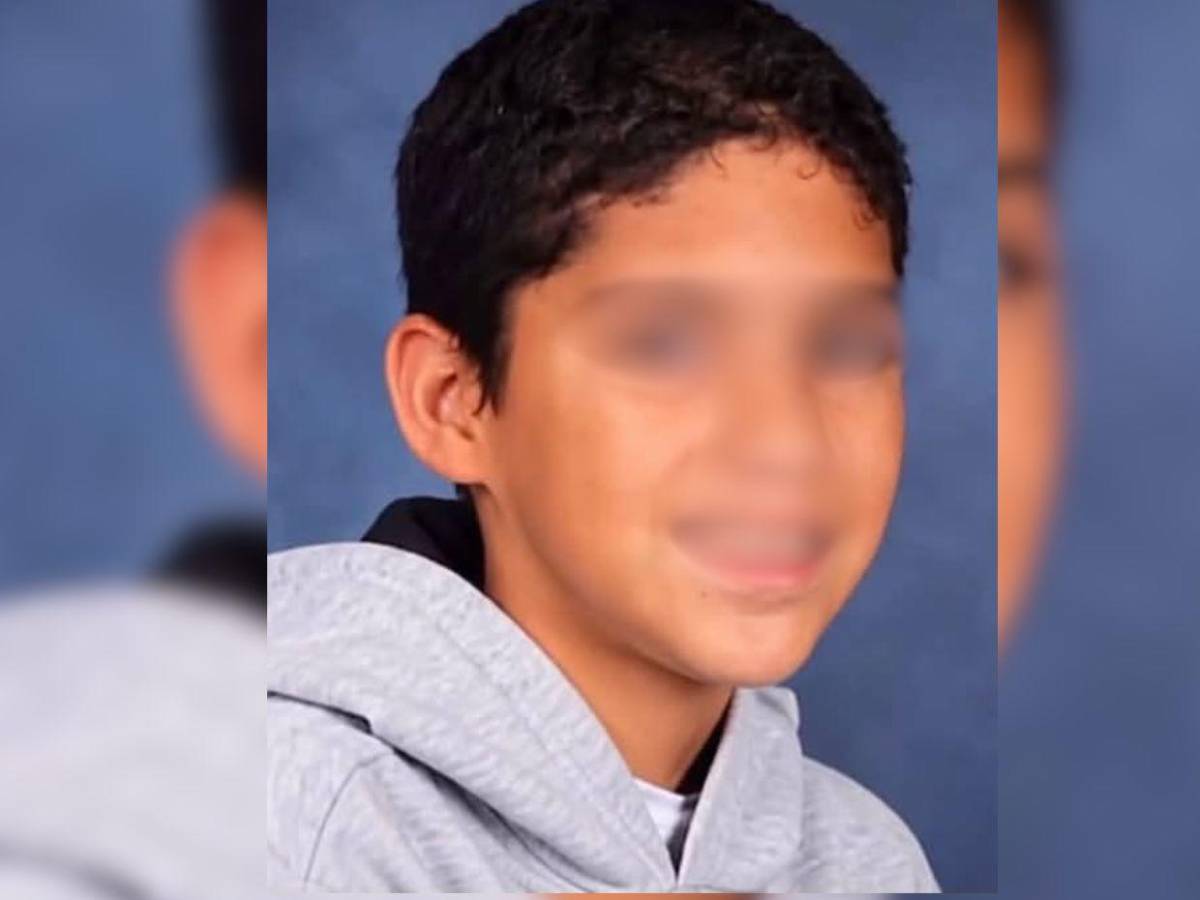 Niño hondureño muere en Miami asfixiado en un tobogán de un parque público